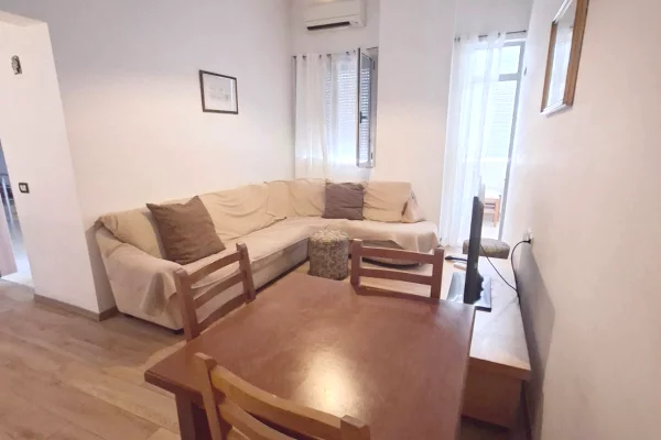 Shtepi ne shitje Apartament ne Tirane, 2+1, Mobilimi E mobiluar, Pagesa 22,000,000  Leke.