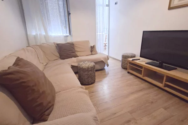 Shtepi ne shitje Apartament ne Tirane, 2+1, Mobilimi E mobiluar, Pagesa 22,000,000  Leke.