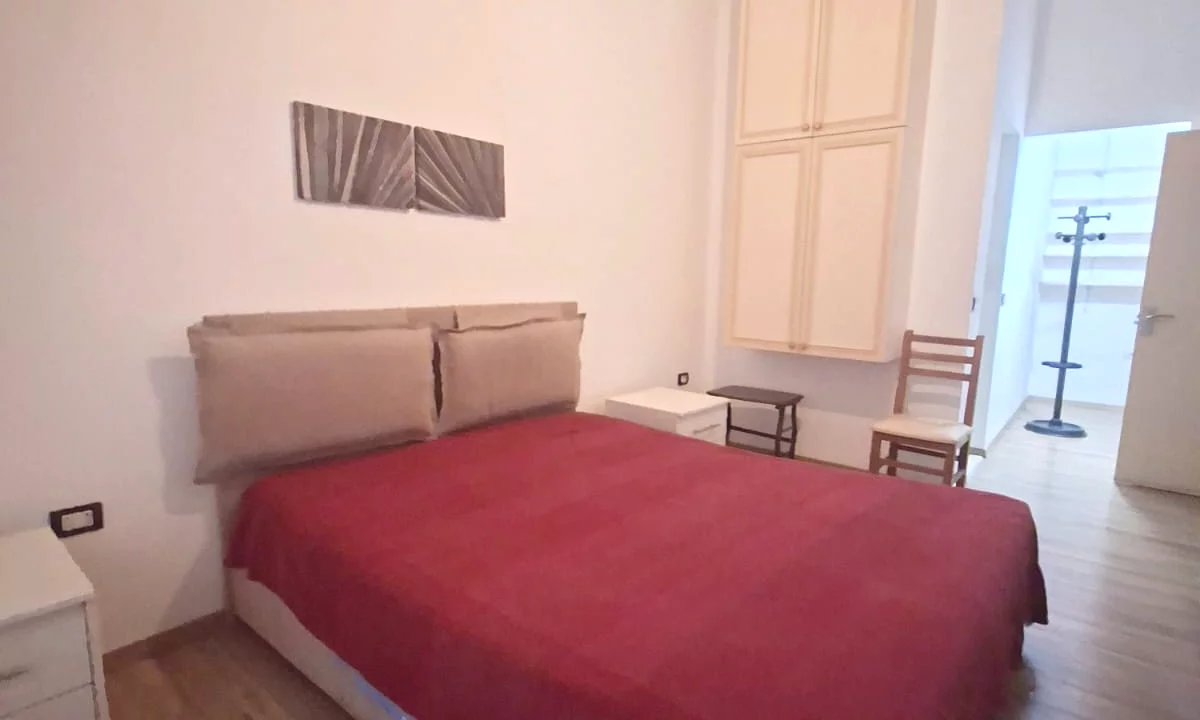Shtepi ne shitje Apartament ne Tirane, 2+1, Mobilimi E mobiluar, Pagesa 22,000,000  Leke.