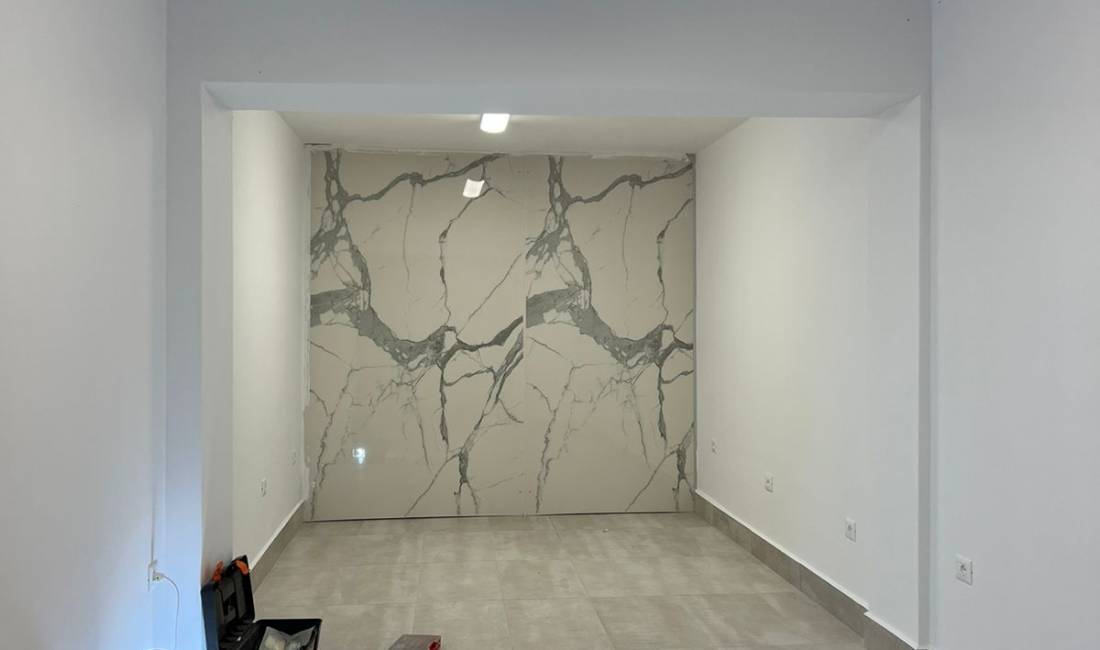 🏠 Shitet dyqan me Certifikat Pronesie, tek rruga e Dibres 