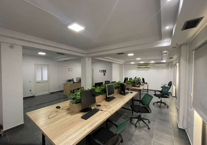 Jepet me Qera Ambient për Zyra përball Drejtori Policis tek Myslyn Shyri