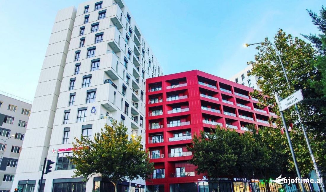 Shitet Post Parkimi tek Arlis, Farmacia nr 10