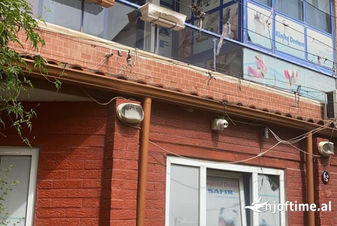 Ambiente Commerciale in Affitto 3+1 a Tirana - 3,000 Euro