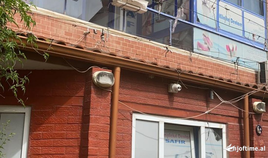 Jepet me Qera Godine 3 kateshe me Oborr Privat te 21 Dhjetori .