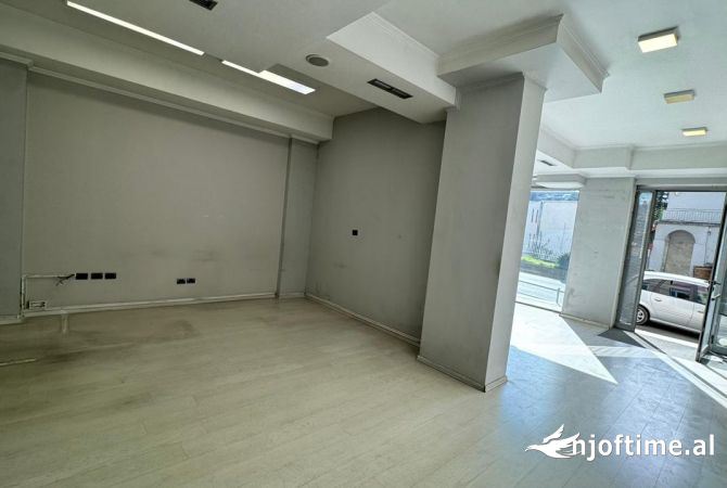 Jepet me Qera Super Ambient Biznesi rreth Rruge te rruga Elbasanit