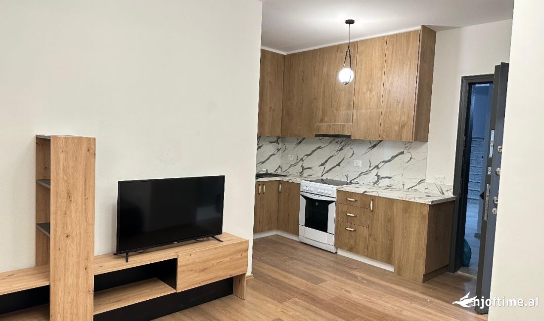 Shtepi ne shitje Apartament ne Tirane, 1+1, Mobilimi E mobiluar, Pagesa 70,000  Euro.