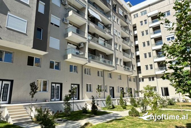 Shiten 2 Apartamente në Golem, Pallat i 2024, 100m larg Detit.