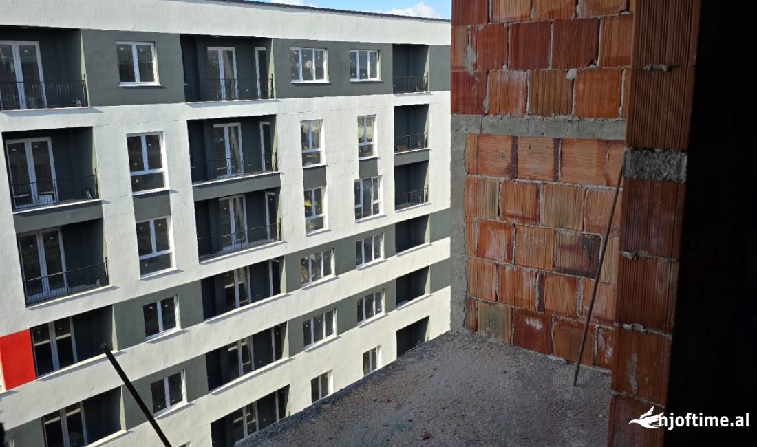 Shtepi ne shitje Apartament ne Tirane, 2+1, Mobilimi Bosh, pa mobiluar, Pagesa 95,000  Euro.