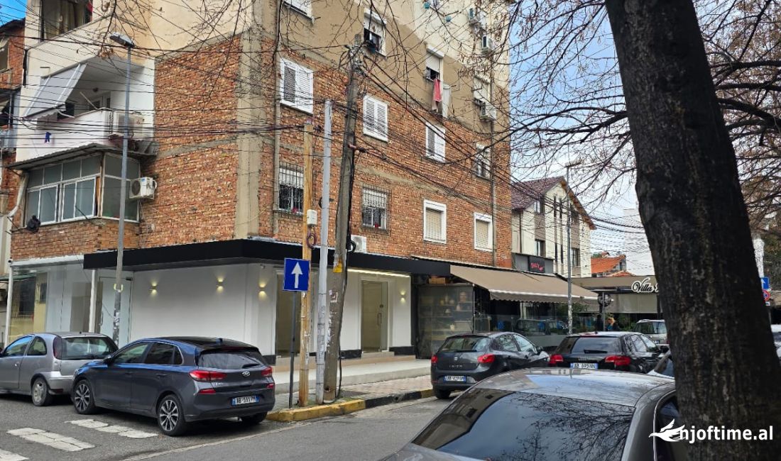 Shitet Ambjent biznesi ne Rrugen “Frederik Shiroka”