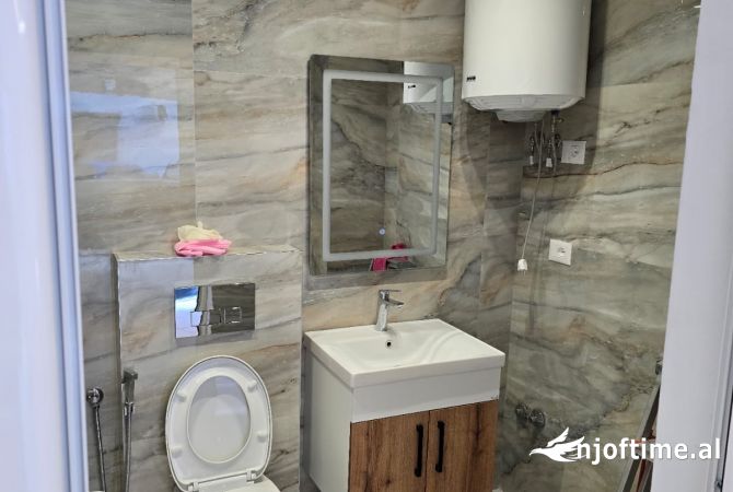 Shitet Ambjent biznesi ne Rrugen “Frederik Shiroka”