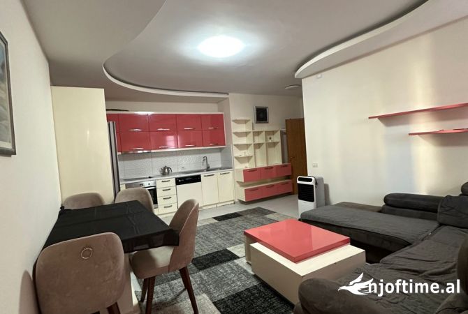 Shtepi me qera Apartament ne Tirane, 3+1, Mobilimi E mobiluar, Pagesa 450  Euro.