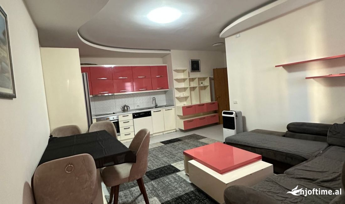 Shtepi me qera Apartament ne Tirane, 3+1, Mobilimi E mobiluar, Pagesa 450  Euro.