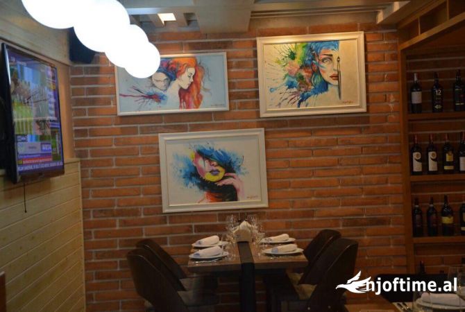 Ambiente Commerciale in Affitto 2+1 a Tirana - 2,000 Euro