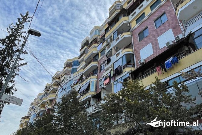 Ambient biznesi ne shitje 3+1 ne Tirane - 216,000 Euro