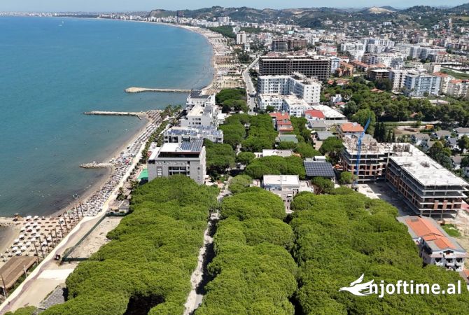 Shitet Apartament 1+1 buzë detit në Golem