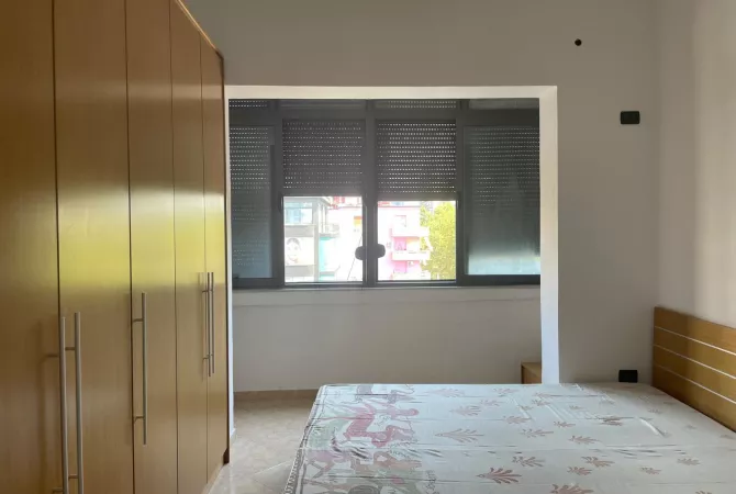 Shtepi me qera Apartament ne Tirane, 1+1, Mobilimi E mobiluar, Pagesa 450  Euro.