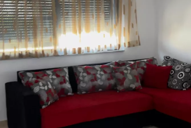 Shtepi me qera Apartament ne Tirane, 1+1, Mobilimi E mobiluar, Pagesa 450  Euro.