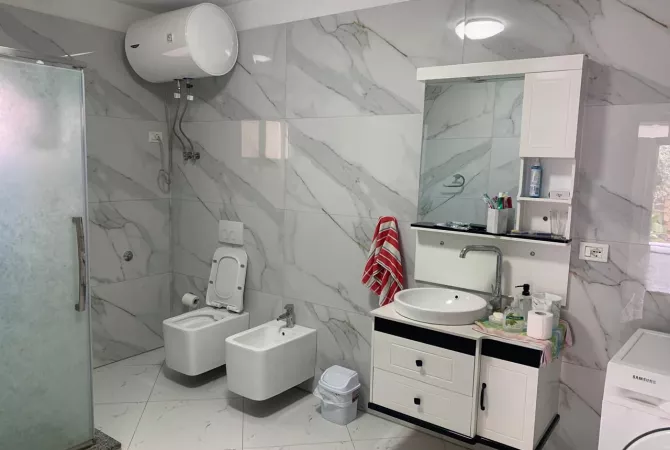 Shtepi me qera Apartament ne Tirane, 1+1, Mobilimi E mobiluar, Pagesa 300  Euro.