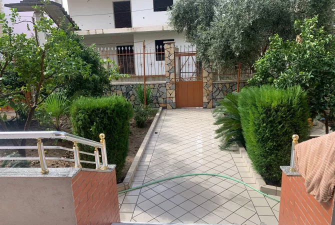 Shtepi me qera Apartament ne Tirane, 1+1, Mobilimi E mobiluar, Pagesa 300  Euro.