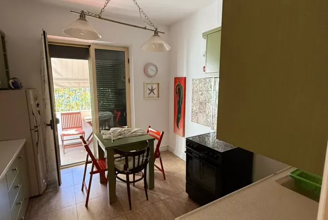 Jepet me Qera Apartament 1+1 + ambjent gatimi e veçuar + Ballkon  tek Bar Sanremo në Myslym Shyr.