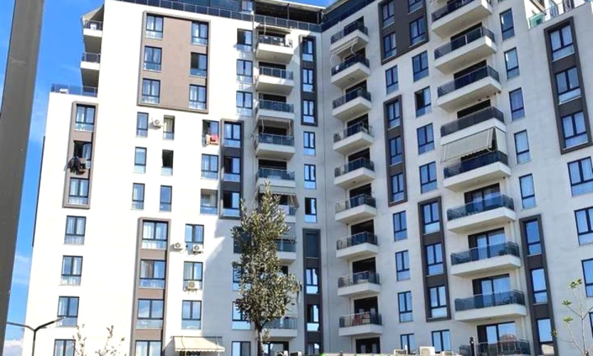 Shtepi ne shitje Apartament ne Tirane, 2+1, Mobilimi Bosh, pa mobiluar, Pagesa 202,000  Euro.