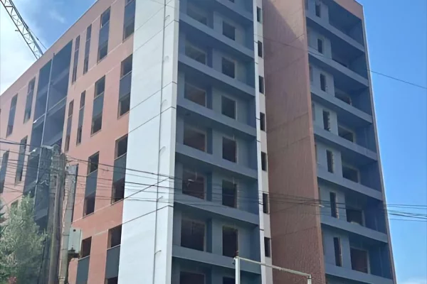 Shitet Apartament 1+1 tek Fusha Aviacionit, pranë Shkollës Dhora Leka.