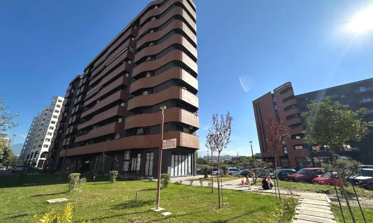 Shtepi ne shitje Apartament ne Tirane, 2+1, Mobilimi Bosh, pa mobiluar, Pagesa 190,000  Euro.
