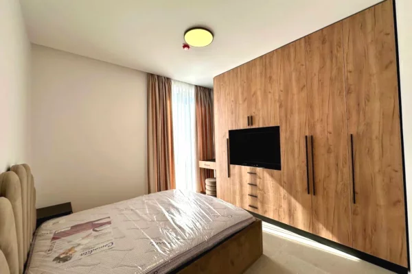 Shtepi me qera 2+1 ne Tirane - 1,300 Euro