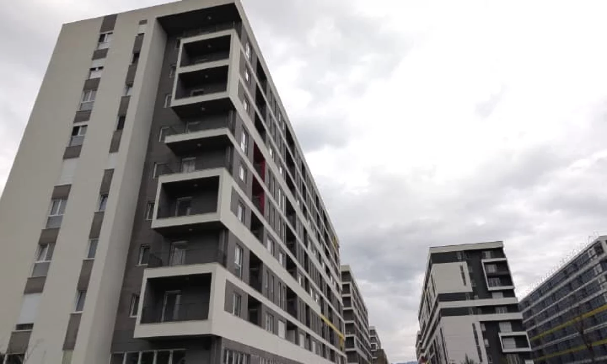 Shitet Ambient Biznesi  ne Univers City .