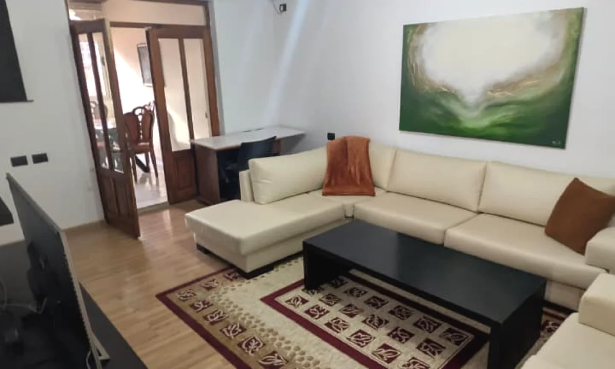 Shtepi me qera Apartament ne Tirane, 1+1, Mobilimi E mobiluar, Pagesa 55,000  Leke.