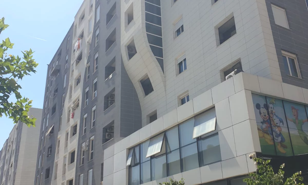 Jepet me Qira Ambient Biznesi – Isha Park, Kompleksi Star Construction