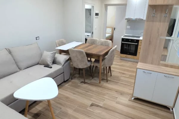 Jepet mJepet me Qera Shtepi Private 2+1 tek Kafja e Remee Qera Shtepi Private 2+1 tek Kafja e Remes.