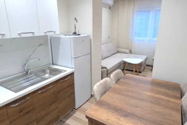 Shtepi me qera Apartament ne Tirane, 2+1, Mobilimi E mobiluar, Pagesa 35,000  Leke.