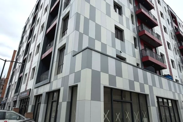 Shitet apartament 1+1 i sapo arreduar dhe me hipotekë në Paskuqan