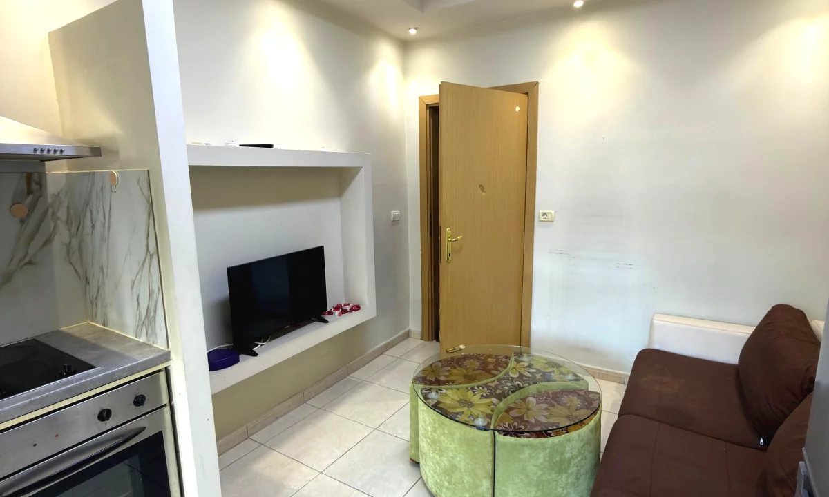 Shtepi me qera Apartament ne Tirane, 1+1, Mobilimi E mobiluar, Pagesa 35,000  Leke.