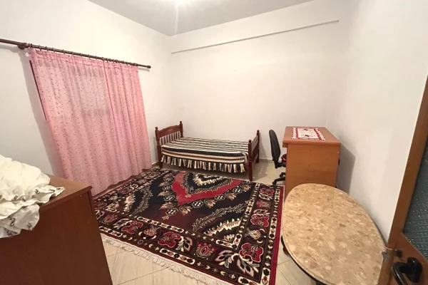 Shtepi me qera Apartament ne Tirane, 2+1, Mobilimi E mobiluar, Pagesa 40,000  Leke.