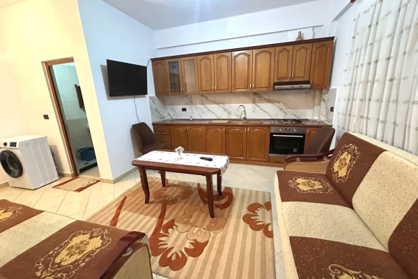 Shtepi me qera 2+1 ne Tirane - 40,000 Leke