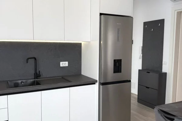 Shtepi me qera Apartament ne Tirane, 2+1, Mobilimi E mobiluar, Pagesa 80,000  Leke.