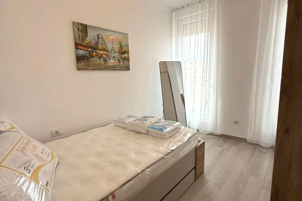 Jepet me Qera  Apartament 2+1 + Post Parkim në Rrugën Jordan Misja