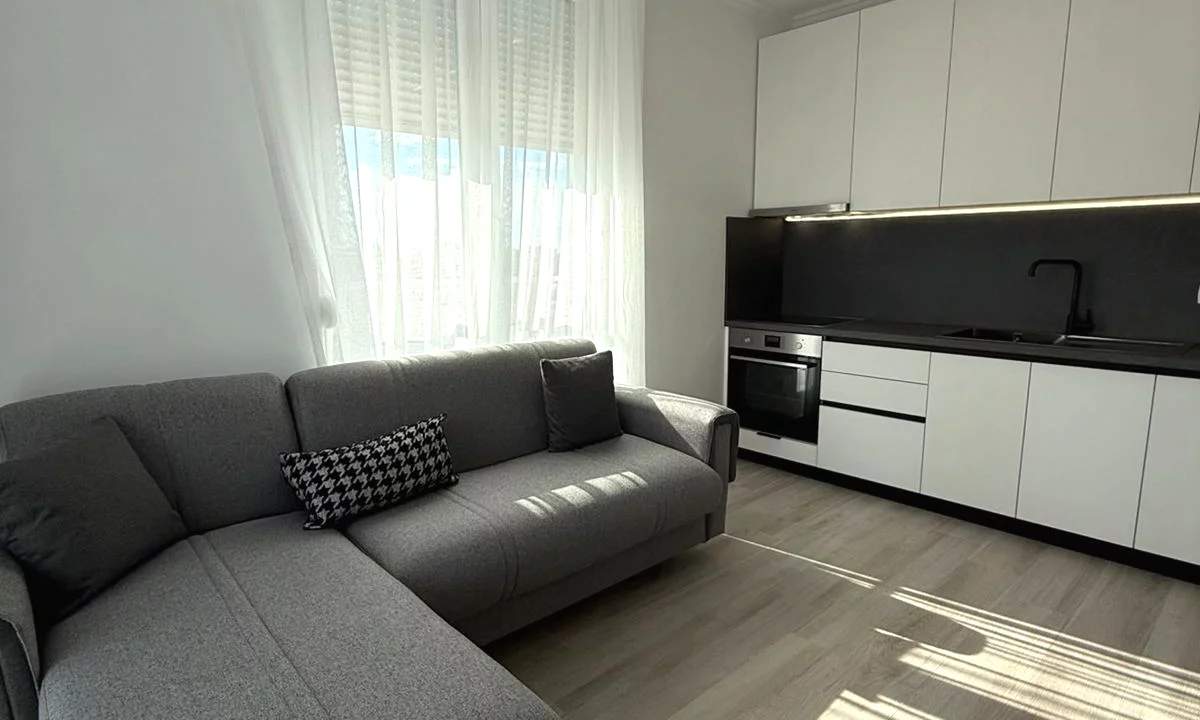Shtepi me qera Apartament ne Tirane, 2+1, Mobilimi E mobiluar, Pagesa 80,000  Leke.
