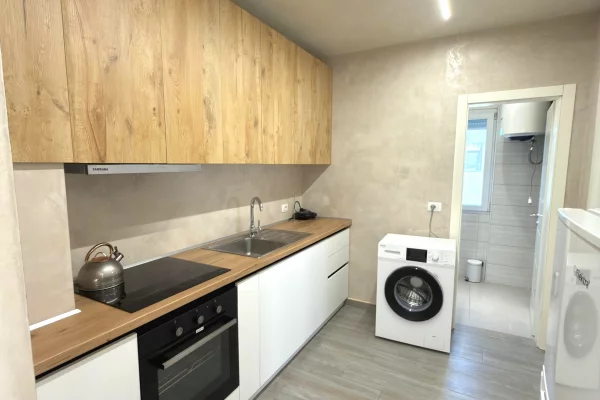 Shtepi ne shitje Apartament ne Kavaje, 3+1, Mobilimi E mobiluar, Pagesa 350,000  Euro.
