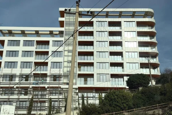 Shitet Apartament 1+1 tek Uji i Ftohtë, Vlorë 