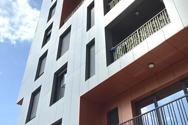 Ambient biznesi ne shitje 2+1 ne Tirane - 558,000 Euro