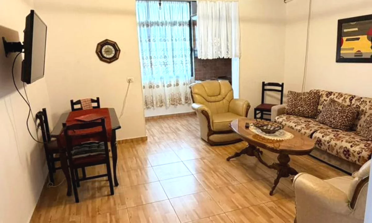 Shtepi me qera Apartament ne Tirane, 1+1, Mobilimi E mobiluar, Pagesa 40,000  Leke.