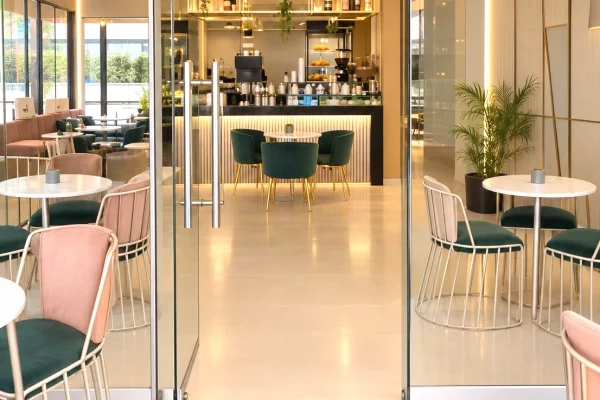 Ambiente Commerciale in Affitto 2+1 a Tirana - 1,600 Euro