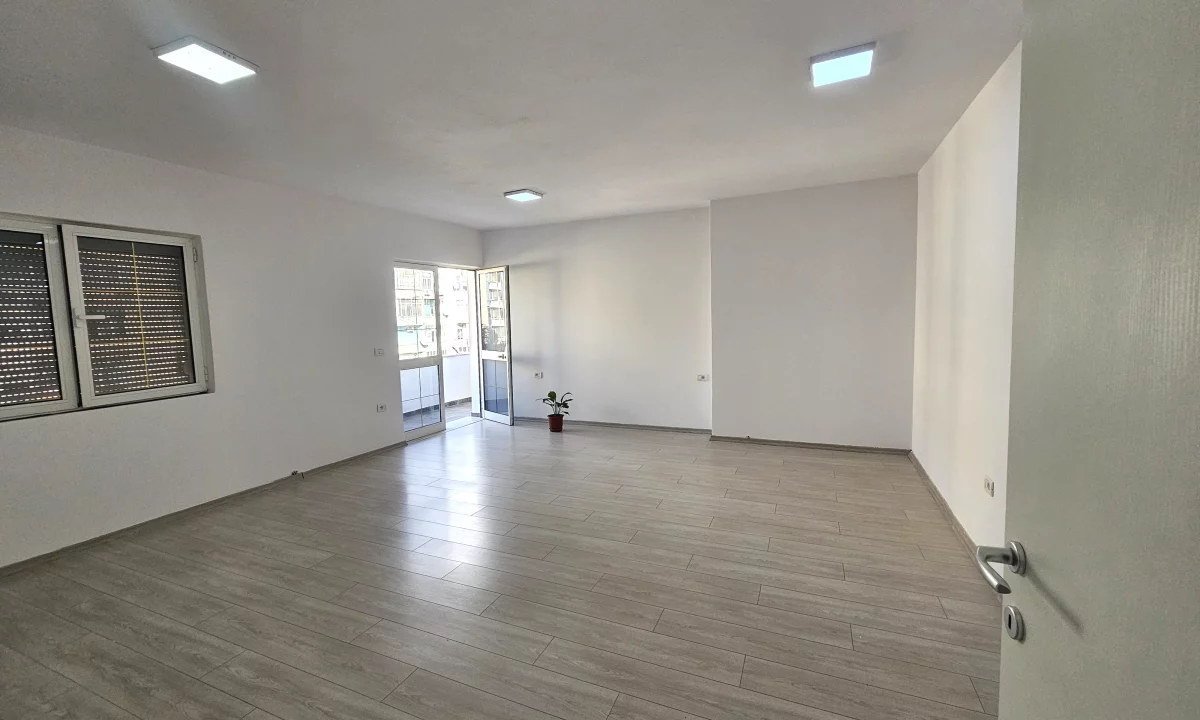 Zyre | Qera | 90m2 | Sheshi Willson | 