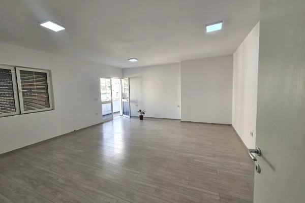 Zyre | Qera | 90m² | Sheshi Willson | 