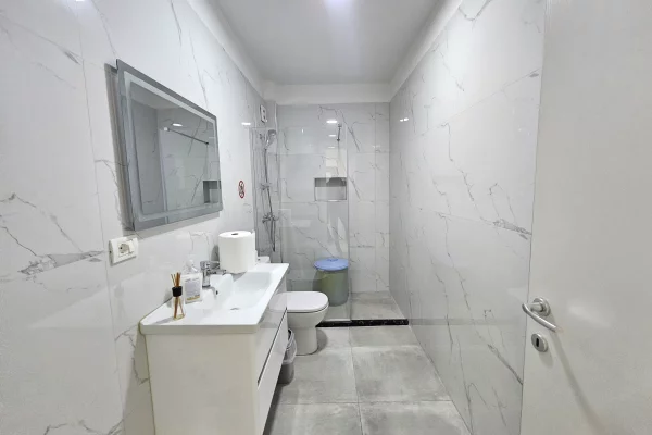 Zyre | Qera | 90m2 | Sheshi Willson | 