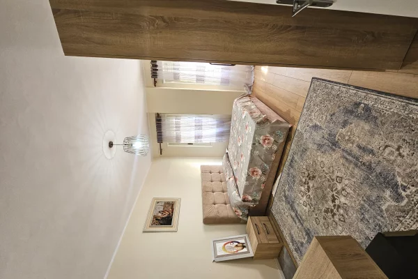 Shtepi me qera Apartament ne Tirane, 1+1, Mobilimi E mobiluar, Pagesa 55,000  Leke.