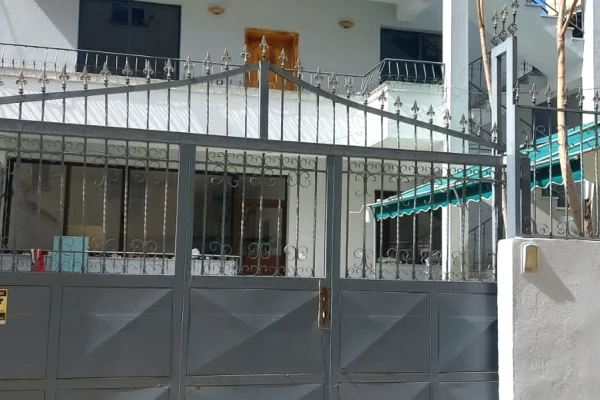 Ambient biznesi me qera 3+1 ne Tirane - 1,800 Euro